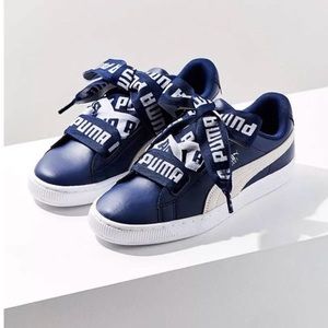 PUMA basket heart DE Sneakers Womens 8 Like New